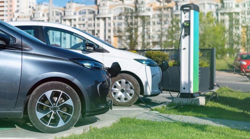 Estações de carregamento de carro elétrico se tornam nova oportunidade de renda