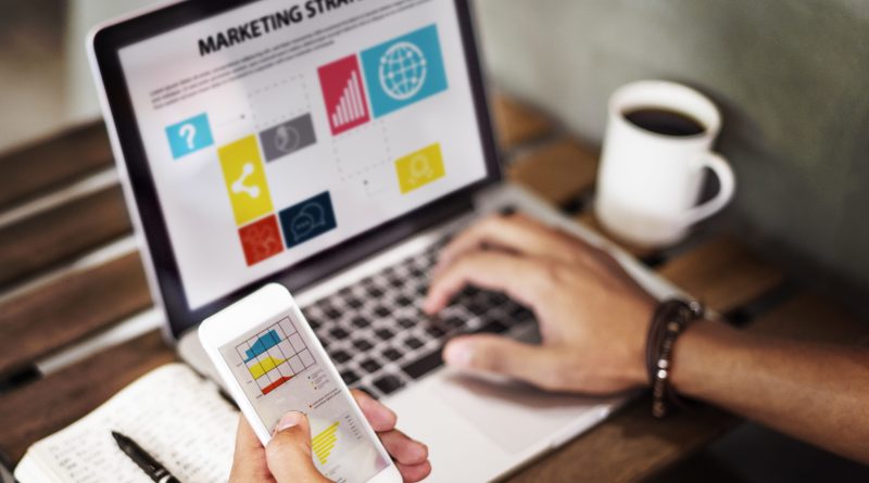 Três a cada dez líderes investem em marketing digital