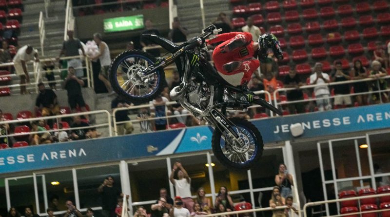 Taka Higashino é bicampeão do Rio Freestyle Motocross