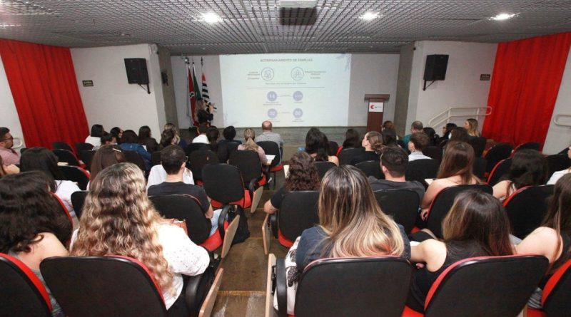 Alunos de medicina apresentam relatos de experiência