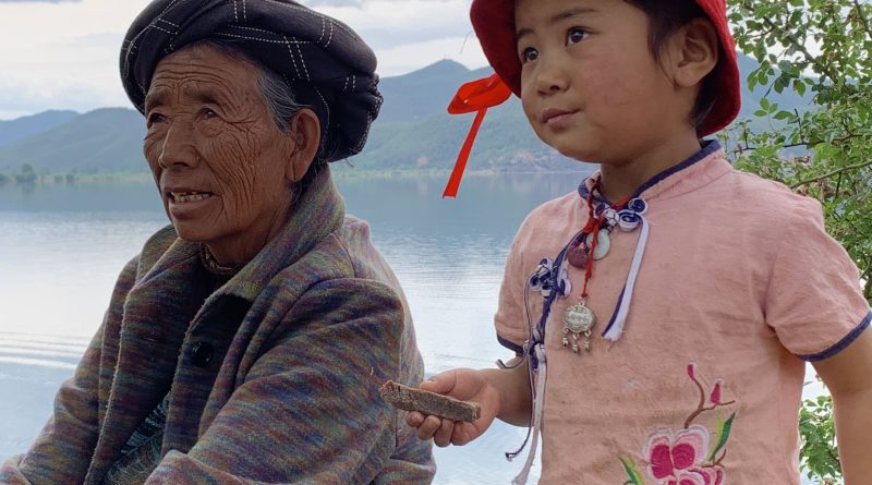 Documentário Reino das Mulheres traz um olhar atento às sociedades matriarcais