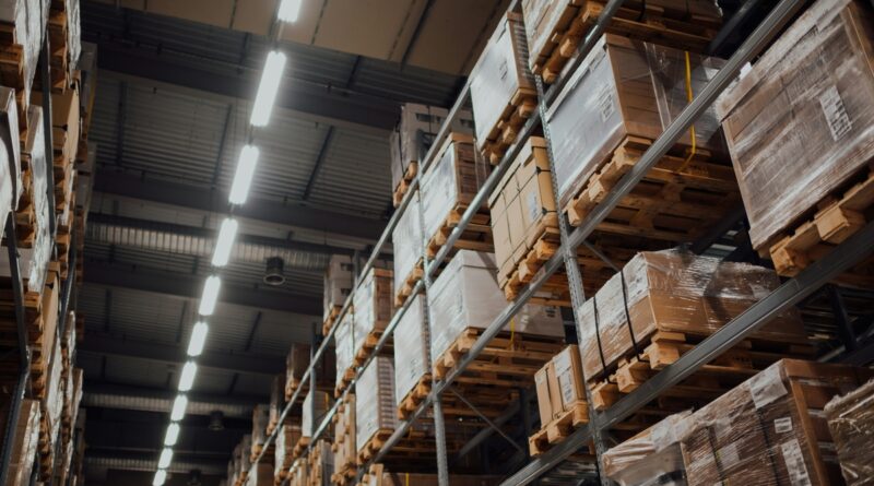 Expansão do e-commerce impulsiona self storage e galpões