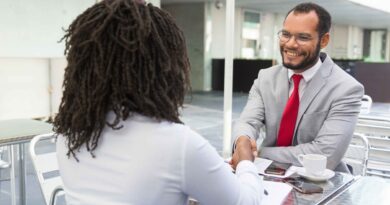 Primeiros minutos da entrevista podem definir contratação, apontam especialistas