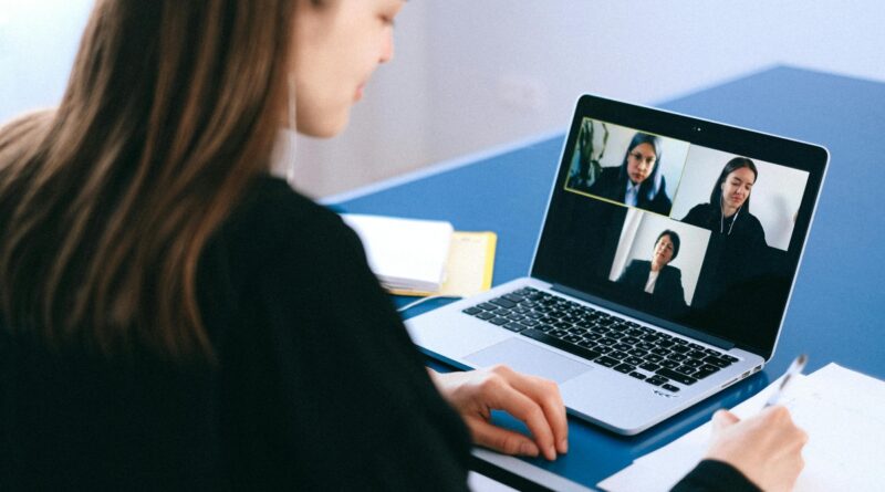 Entrevistas por vídeo com boa preparação impulsionam a contratação