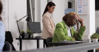 Burnout afeta mais mulheres e expõe sobrecarga invisível