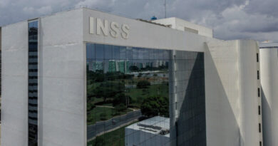 Governo Lula: Esquema Bilionário do INSS; Fraudes usaram telemarketing para enganar aposentados com descontos ilegais