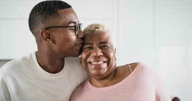 Benefício educação passa a permitir inclusão de mãe e pai