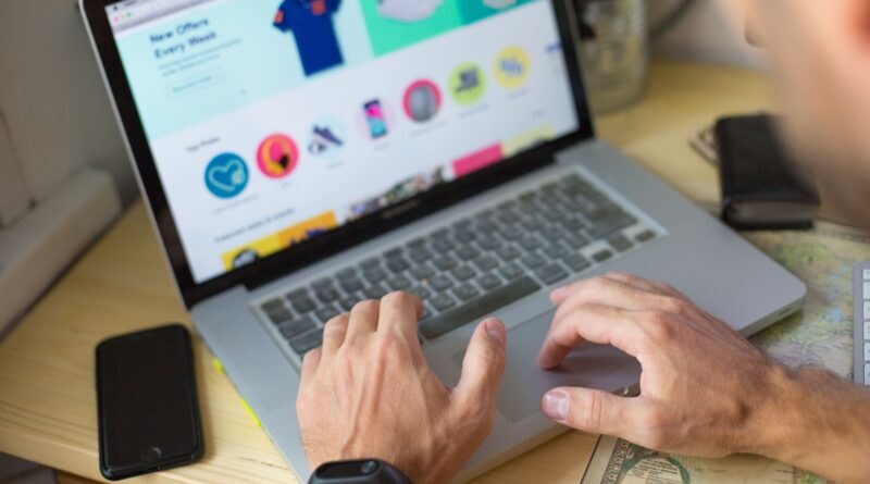 Produtos temáticos ampliam presença de marcas no e-commerce