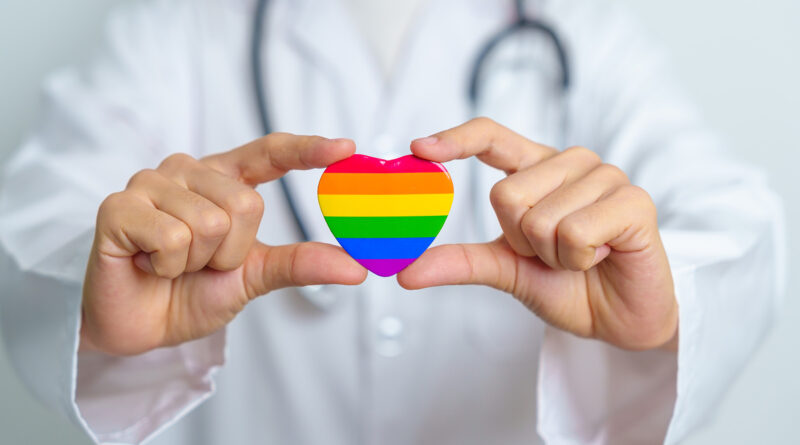 Orgulho LGBTQIA+ destaca luta por saúde e trabalho