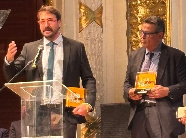 Theatro Municipal, lotado pelo povo, foi palco do maior prêmio pela integridade