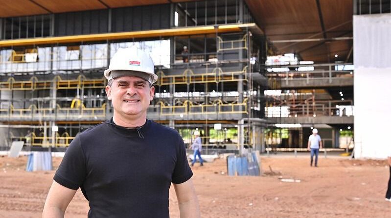 Prefeito David Almeida fiscaliza obras em quatro bairros e reforça compromisso com cronograma e eficiência da gestão