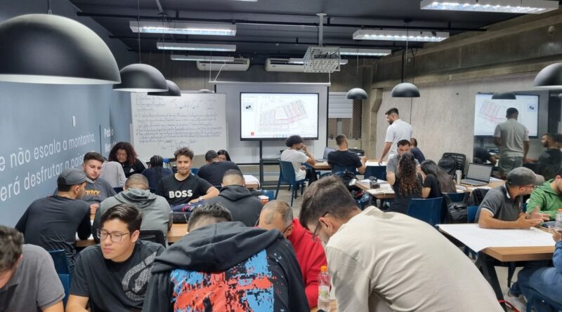 UniFECAF oferece cursos com prática e recursos tecnológicos