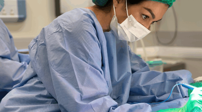 Mastopexia corrige flacidez nas mamas após a maternidade