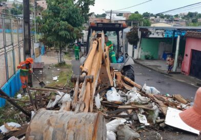 Força-tarefa da Prefeitura desarticula 35 lixeiras irregulares no segundo dia de operação em Manaus