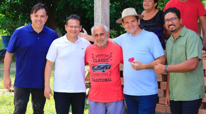 Prefeito em exercício Renato Junior visita plantação de pitaya no ramal do rio Branquinho