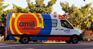 Amil apresenta a nova identidade visual de suas ambulâncias