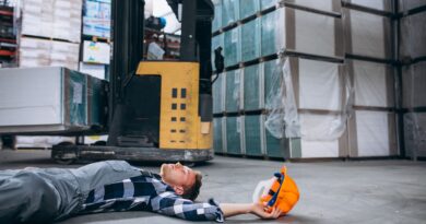 Brasil tem mais de 200 acidentes de trabalho ao dia por impactos contra pessoas