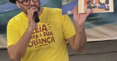 Turnê da Coleção Douradinho passa por escolas do Espírito Santo