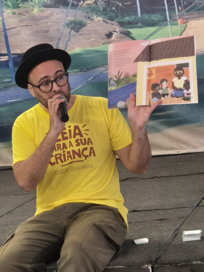 Turnê da Coleção Douradinho passa por escolas do Espírito Santo