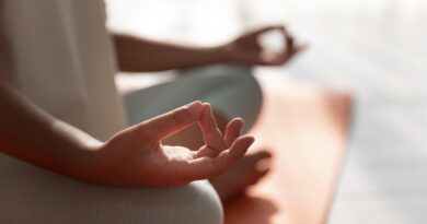 Prática da yoga beneficia corpo, mente e qualidade do sono