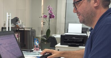 Pequenos negócios enfrentam obstáculos com avanço do digital