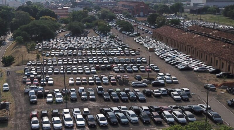Leilão reúne 259 veículos apreendidos na Emdec Campinas (SP)