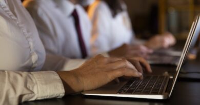 Mercado de trabalho amplia vagas com desemprego em baixa