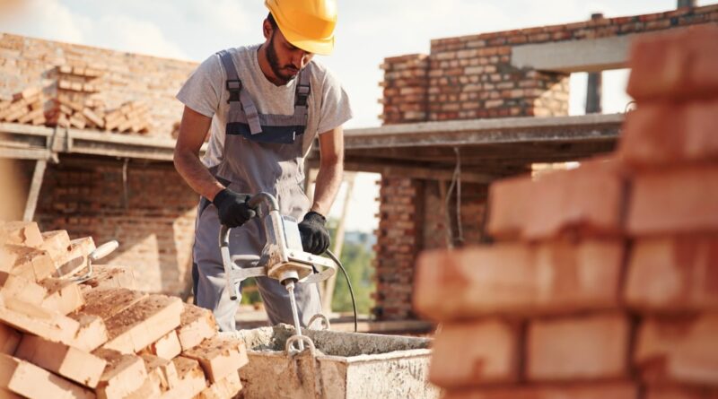 Reforma Casa Brasil e 13º salário elevam a expectativa no varejo de construção