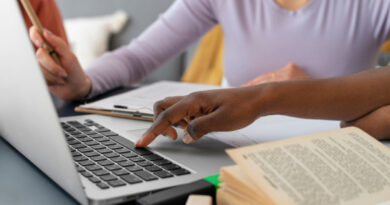 Pesquisa da Pearson liga aprendizado à produtividade da IA