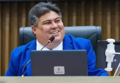 Vereadores da CMM apresentam moção de parabenização ao presidente David Reis por seu aniversário