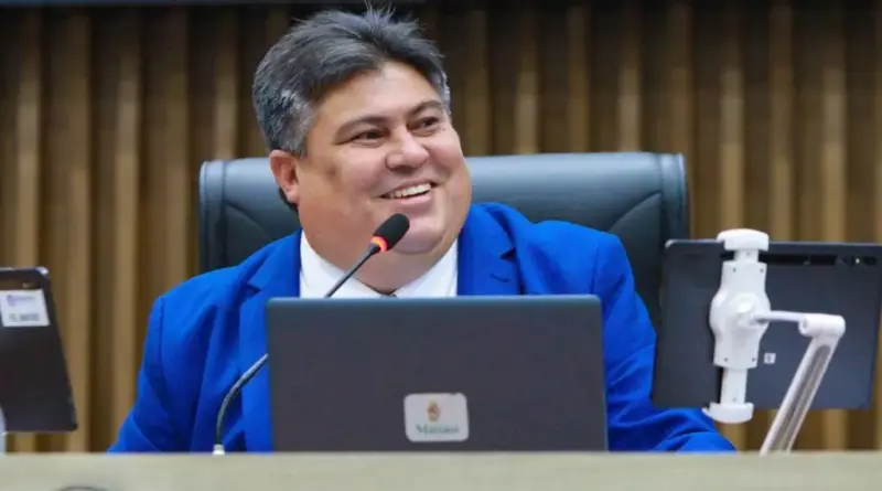 Vereadores da CMM apresentam moção de parabenização ao presidente David Reis por seu aniversário