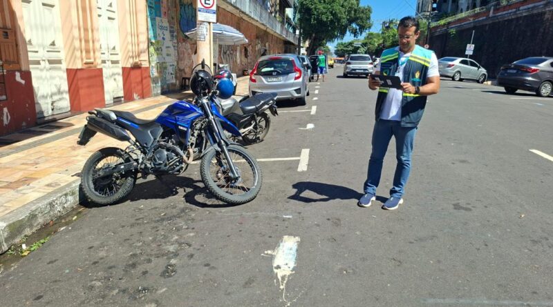 Ageman notifica Zona Azul por ausência de placas de sinalização em vagas para PcDs e idosos