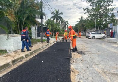 Prefeitura de Manaus avança com recuperação asfáltica no bairro Flores e melhora mobilidade na zona Centro-Sul