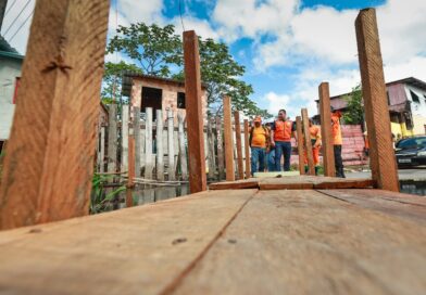 Prefeitura de Manaus constrói mais de 600 metros de pontes provisórias e beneficia cerca de 400 famílias durante a cheia de 2026