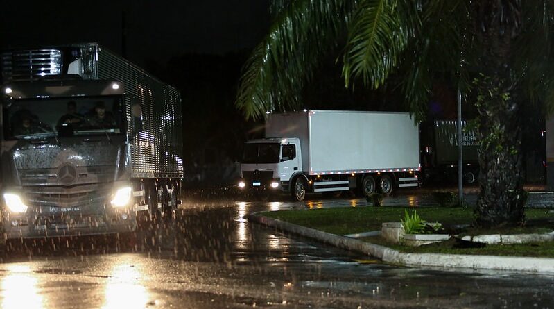 Prefeitura de Manaus dá início ao translado de mantimentos da ajuda humanitária a Venezuela em parceria com o Exército brasileiro