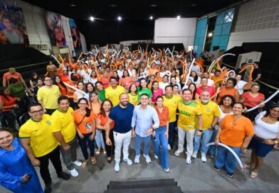 David Almeida reúne profissionais da educação para discutir propostas para o Amazonas