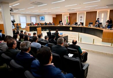 TCE-AM lança selo para reconhecer avanços de municípios na educação