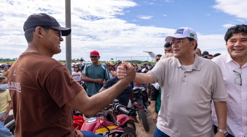 Eduardo Braga fiscaliza obras em Ipixuna e anuncia novos investimentos para Envira durante caravana pela religião do rio Juruá