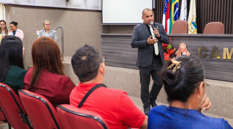 Visita de idosos à CMM fortalece cidadania e aproxima população do Parlamento Municipal