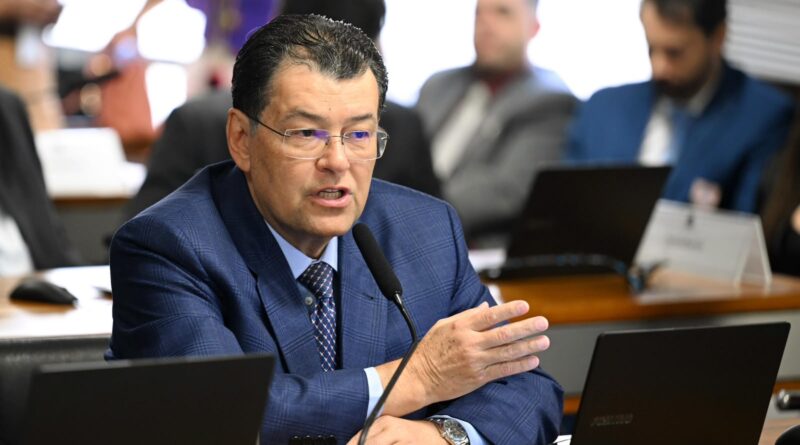 Eduardo Braga é cotado para ser relator do Orçamento 2027