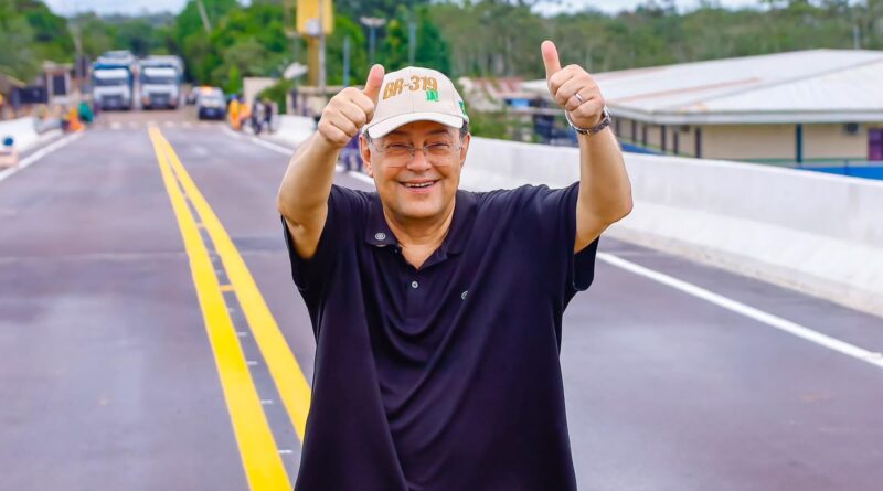 Eduardo Braga comemora avanço na BR-319, obras já começaram em três pontos diferentes da estrada