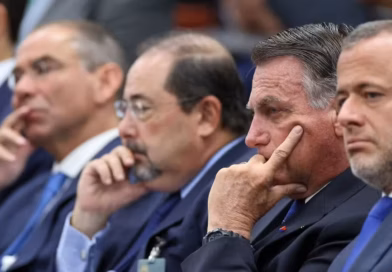 Bolsonaro pede ao STF para anular condenação de 27 anos de prisão