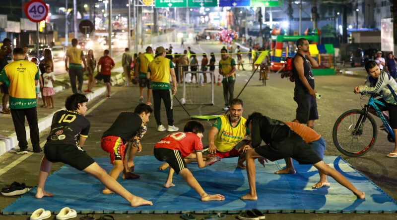 Faixa liberada itinerante da prefeitura chega ao Jorge Teixeira e reúne centenas de famílias em mais uma noite de esporte, lazer e convivência