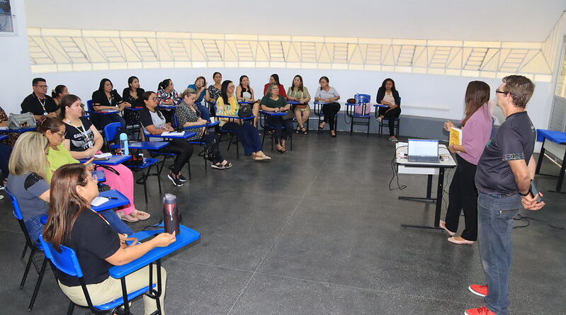 Prefeitura abre inscrições para cursos gratuitos de idiomas para servidores da educação municipal de Manaus