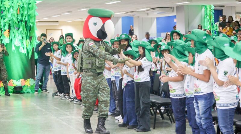 Prefeitura de Manaus forma 480 estudantes em programa de educação ambiental realizado em escolas da zona Leste