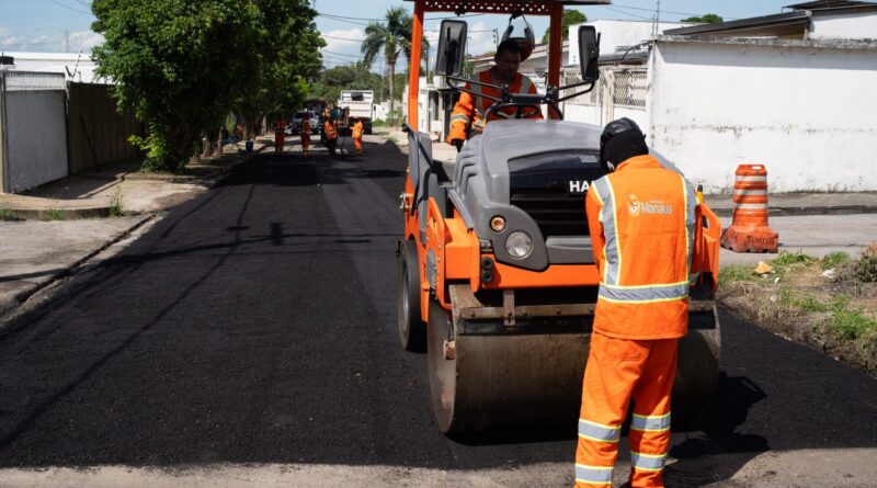 Prefeitura de Manaus leva manutenção asfáltica ao bairro Flores e garante mais segurança para motoristas e pedestres