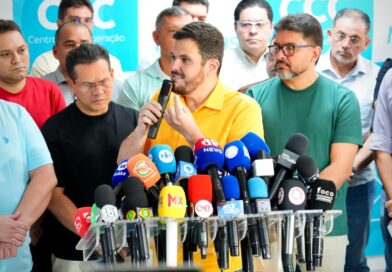 Prefeito Renato Junior afirma que cobrará Estado na Justiça por repasses do Passe Livre Estudantil e que mantém transporte coletivo em dia