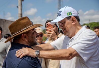 Eduardo Braga fiscaliza avanço das obras de pavimentação no município de Iranduba