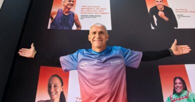 Huawei comemora um ano de loja com Vanderlei Cordeiro