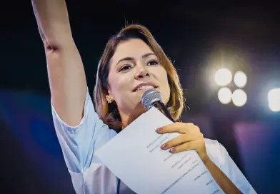 Pesquisa mostra que Michelle lidera disputa pelo Senado no DF